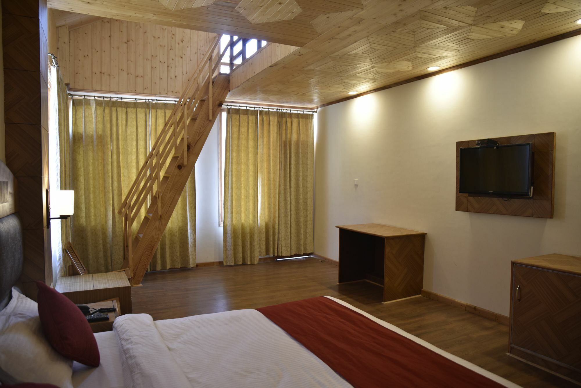 Oyo 10255 Hotel Red Apple Manāli Εξωτερικό φωτογραφία